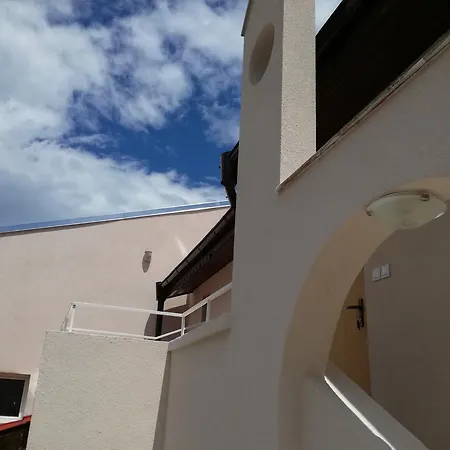 Siana House Guest house
