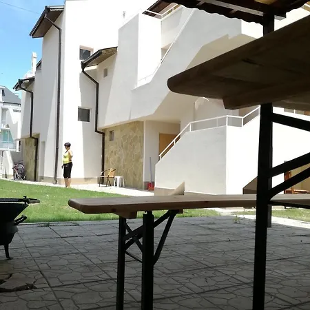 Guest house Siana House 2*