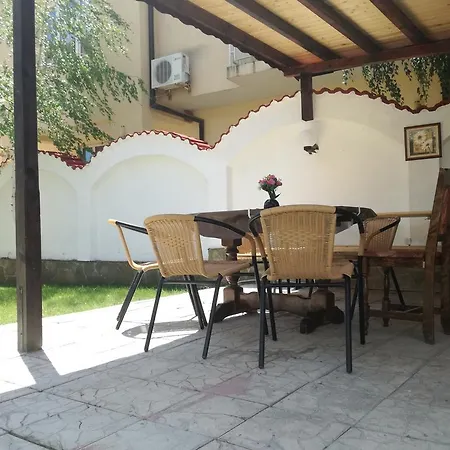 Guest house Siana House 2*