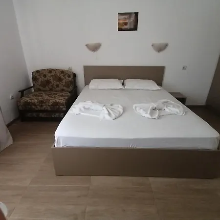 Къща за гости Siana House Равда