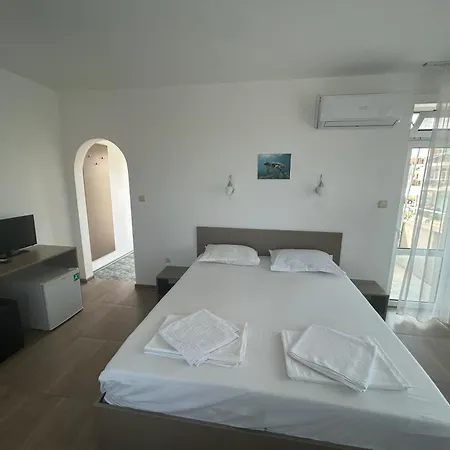 Къща за гости Siana House