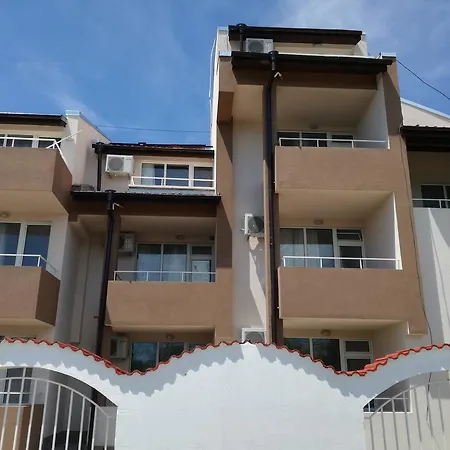 Siana House 招待所 拉夫达