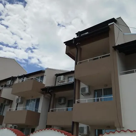 Къща за гости Siana House