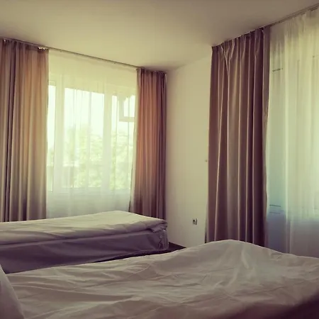Къща за гости Siana House