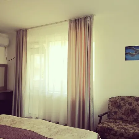 Къща за гости Siana House Равда