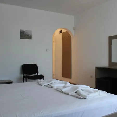 Siana House 3* Равда