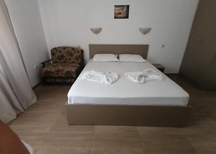 Πανσιόν Siana House Ράβντα