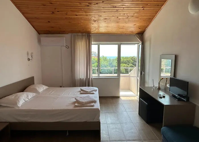 Siana House Ράβντα