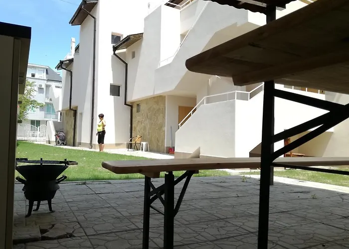 Πανσιόν Siana House 3*