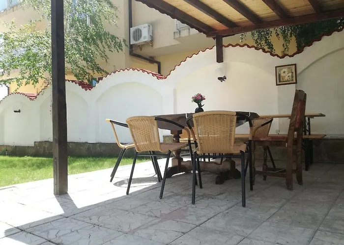Πανσιόν Siana House 3*
