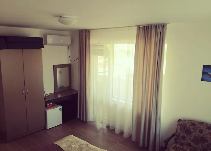 Πανσιόν Siana House Ράβντα