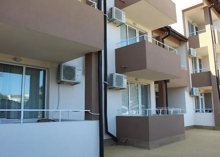 Πανσιόν Siana House Ράβντα